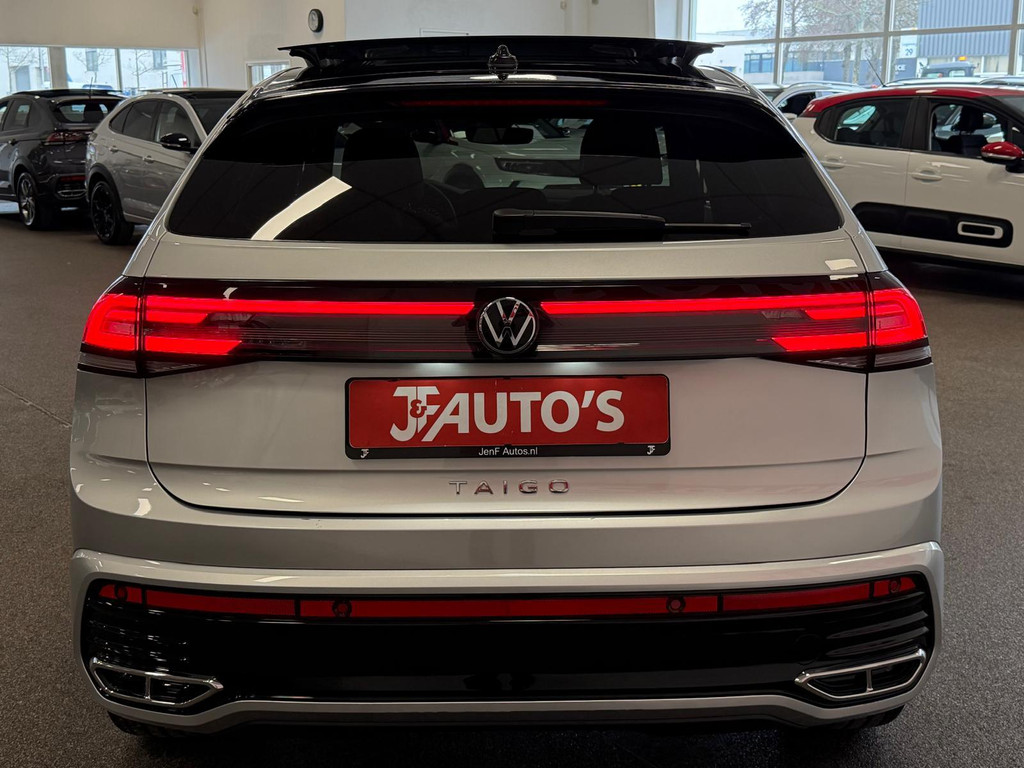 Volkswagen Taigo 1.0 TSI R-Line CAP-PLAY, CRUISE, PANORAMA 51130404-3.jpg | J&F Auto's