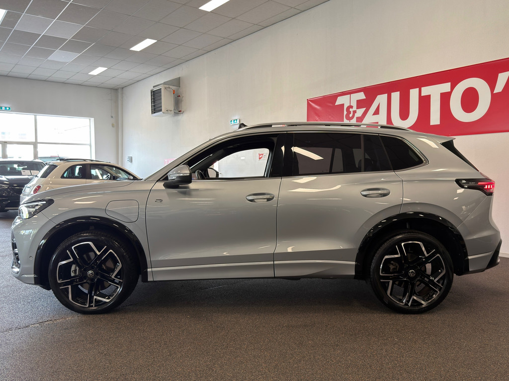 Volkswagen Tiguan 1.5 eHybrid R-Line Edition|PANORAMA|CAR-PLAY|ECC AIRCO 56711353-1.jpg | J&F Auto's