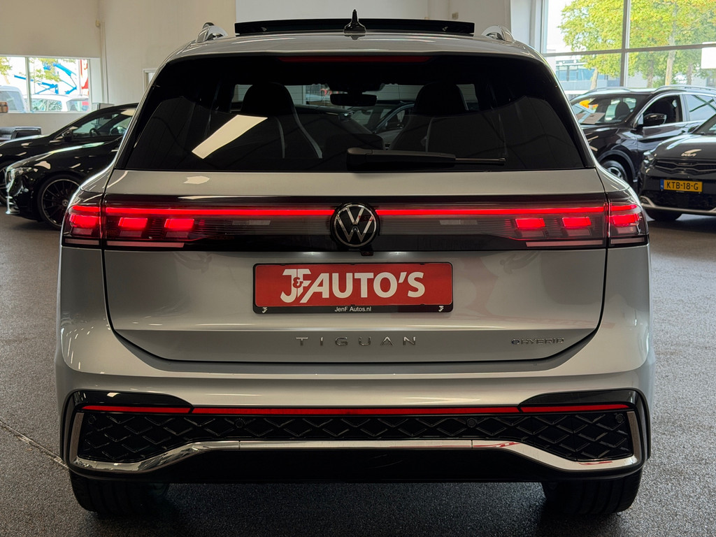 Volkswagen Tiguan 1.5 eHybrid R-Line Edition|PANORAMA|CAR-PLAY|ECC AIRCO 56711353-3.jpg | J&F Auto's